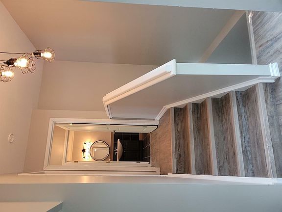 2nd image of 570 3rd Ave W