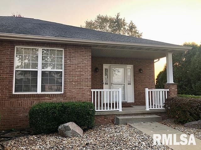 2nd image of 340 Newcombe Ln