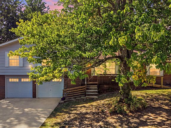 4th image of 3932 Bowman Ln