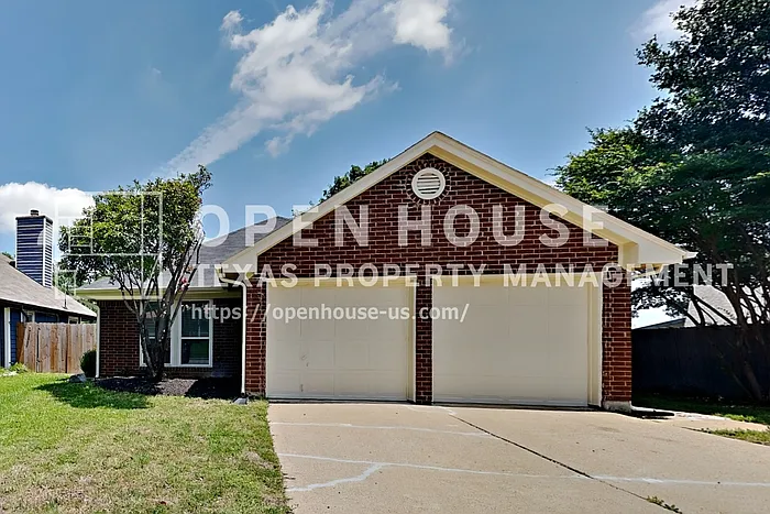 247 Stallion Dr — Photo 1