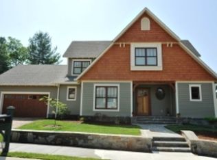 6011 Roycroft Dr, Roanoke, VA 24018