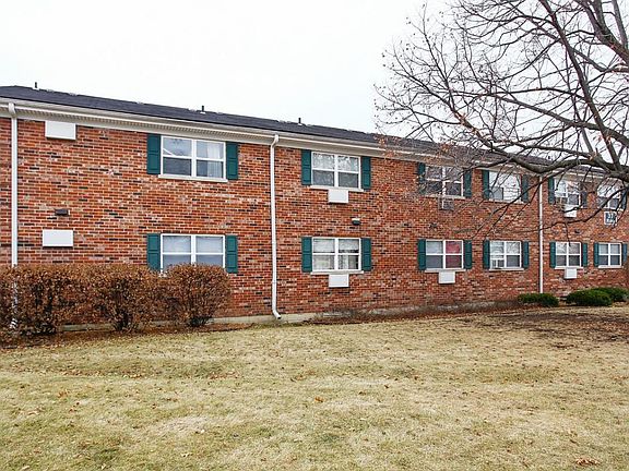 2nd image of 37 Briar St APT 13