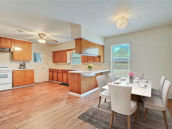 5th image of 2104 Northside Dr