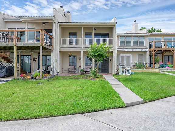 2nd image of 33 Regency Point