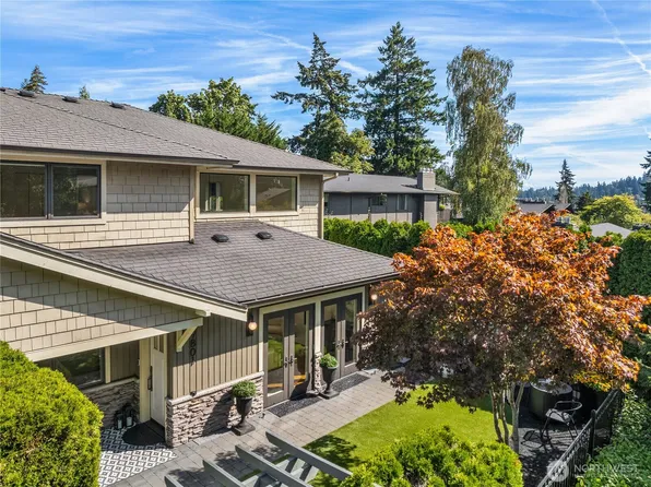 9801 NE 4th Street #D, Bellevue, WA 98004