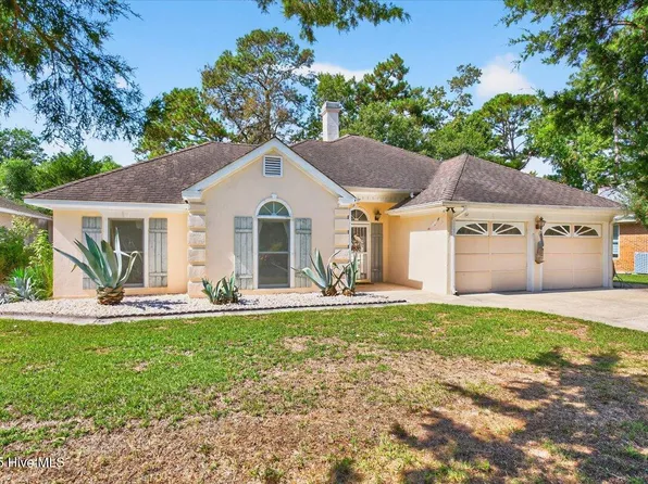 1761 Oakbrook Drive SW, Ocean Isle Beach, NC 28469