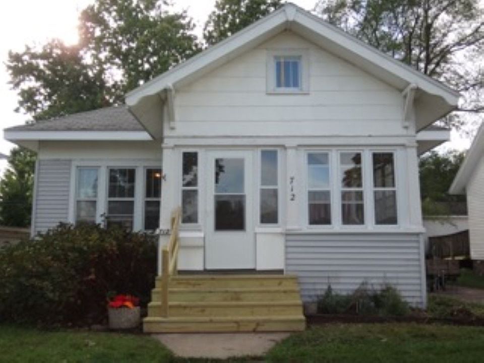 1st image of 712 N 3rd Ave