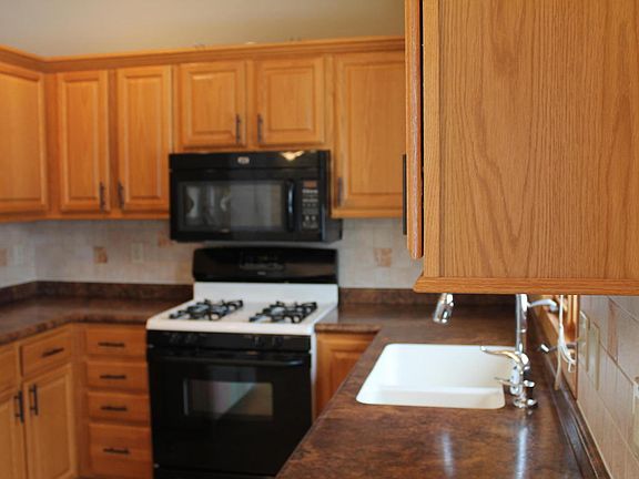 2nd image of 124 Ashland Ct