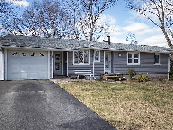 2nd image of 211 Mountain Laurel Dr