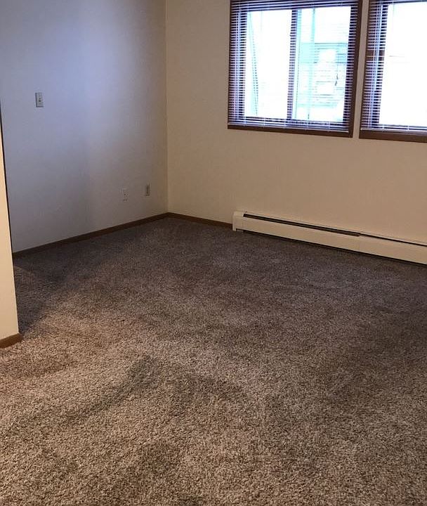 2nd image of 1520 44th St APT 15
