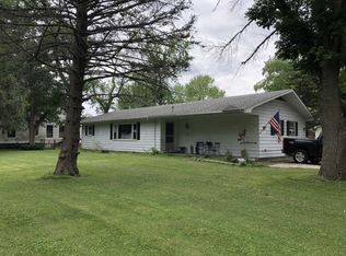235 N Illinois Ave, De Land, IL 61839