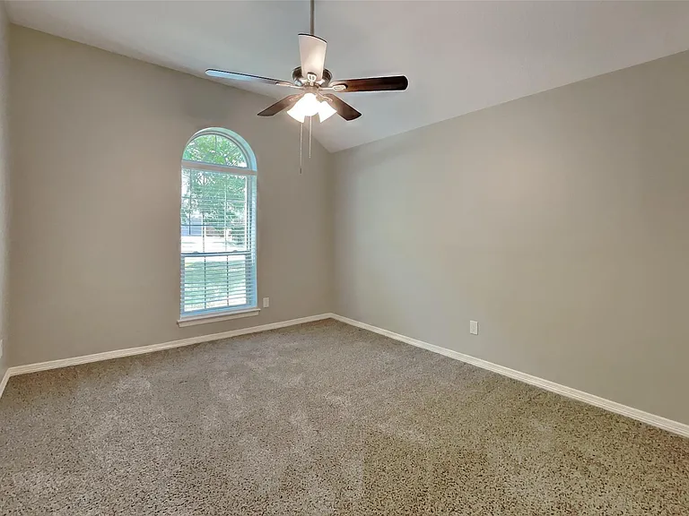 8227 Sports Haven Dr — Photo 14