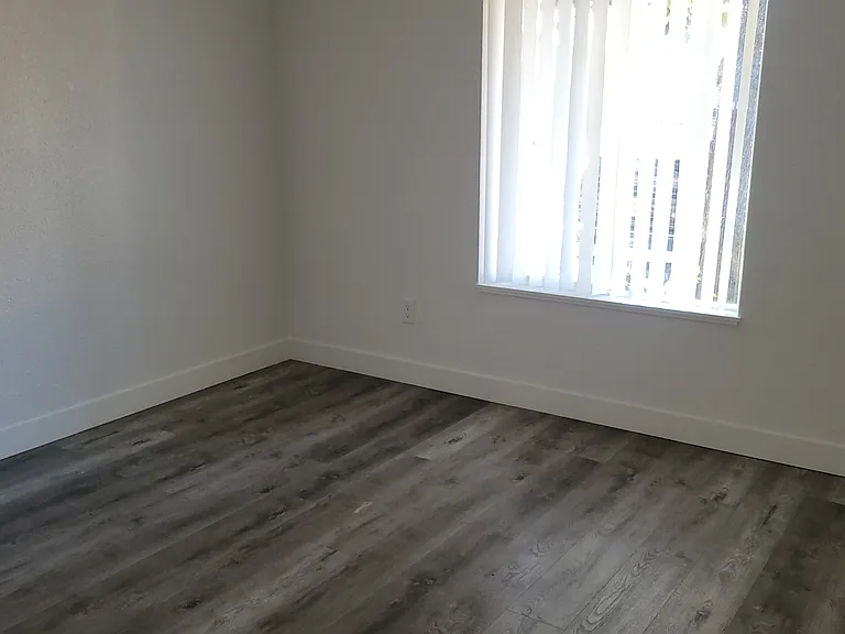 23134 NE Halsey St #4 — Photo 3