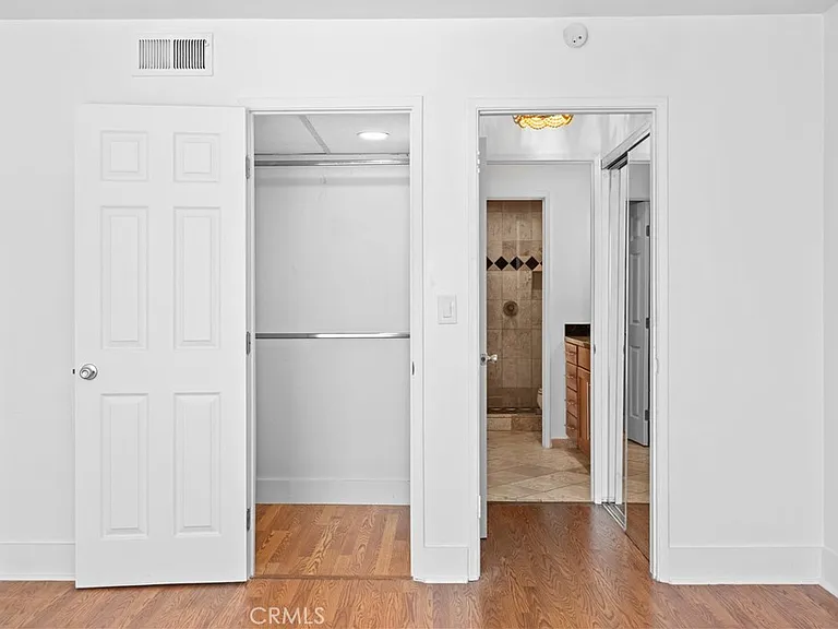 911 N Kings Rd #319 — Photo 28