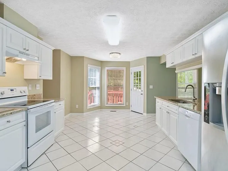 850 Madison Chase Way — Photo 15