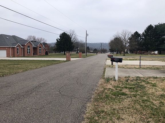 4th image of 441 Demaria St