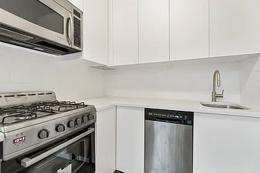 Rented by Avi Nash Associates