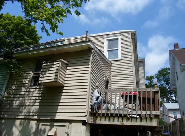 2nd image of 116 Pearl St