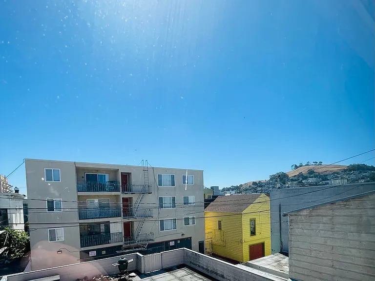 1451 Valencia St #4 — Photo 9