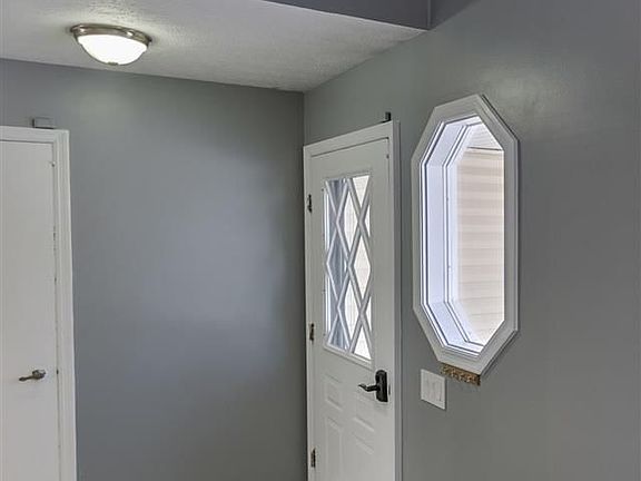 4th image of 2201 Glenwood Ave