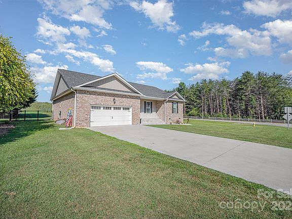 3rd image of 104 Postell Dr