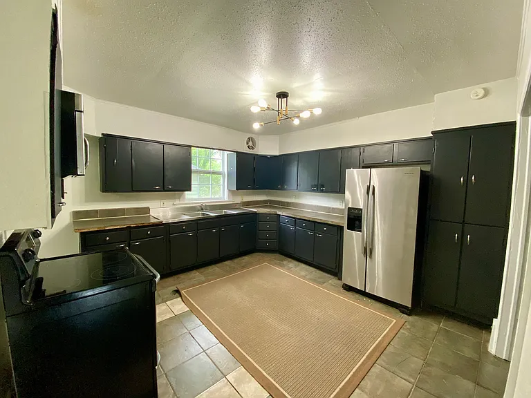1429 Everhart St SW — Photo 3