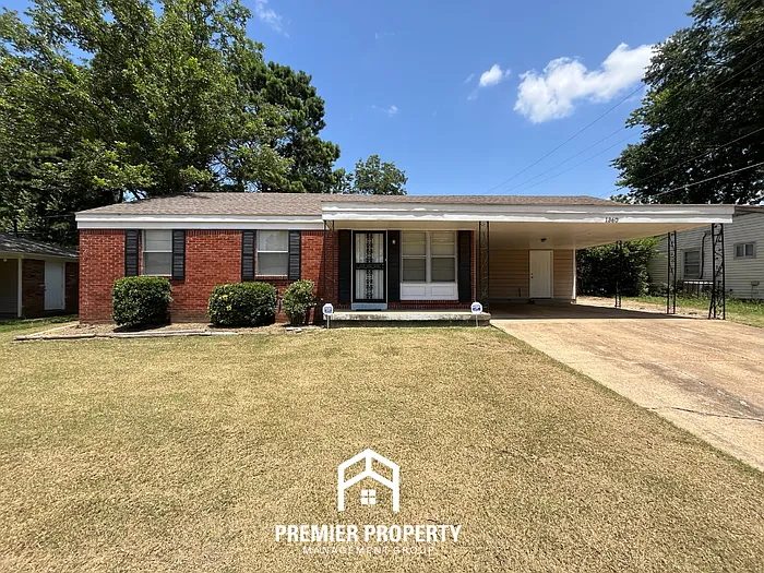 1360 Winfield Rd — Photo 1