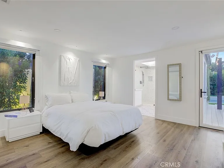 8161 Encino Ave — Photo 53