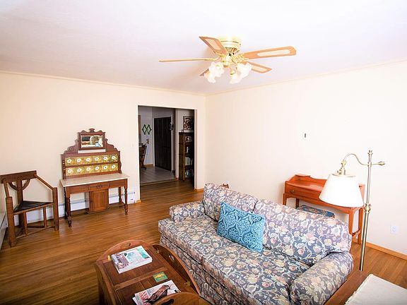 4th image of 580 Carol Ln W