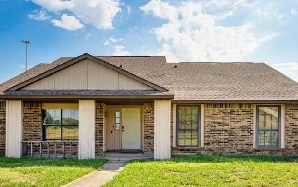 4701 Bayport Dr