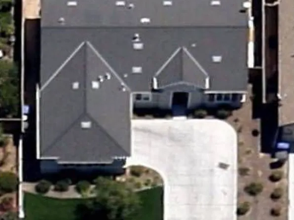 2084 N Delbert Ave, Fresno, CA 93722