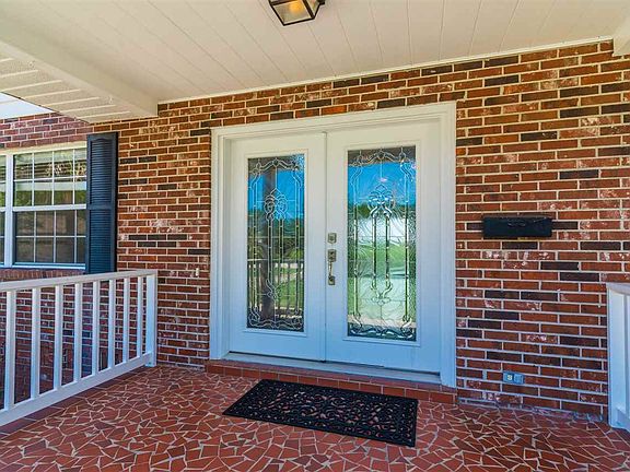 4th image of 233 Coquina Ave