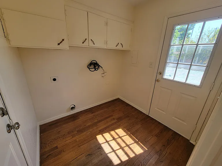 2300 N College Ave — Photo 6