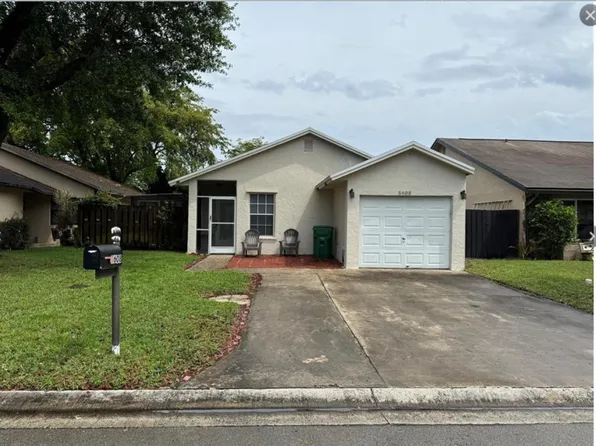 5608 SW 98th Way, Cooper City, FL 33328