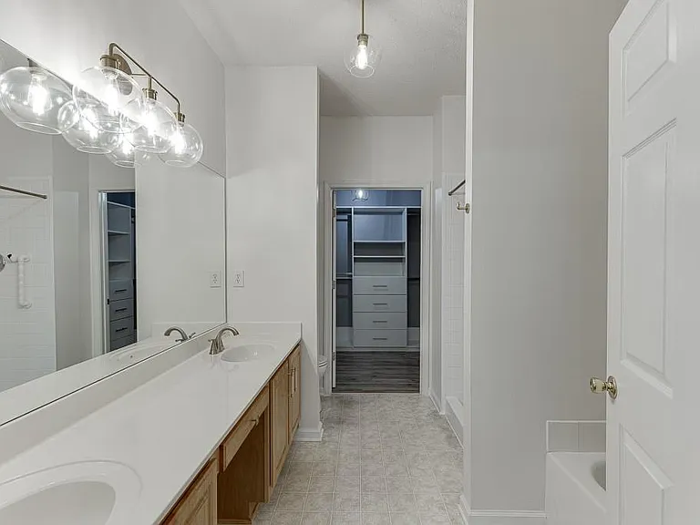2464 Laurelfield Dr — Photo 29