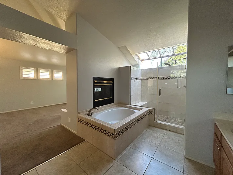 15743 Pepper St — Photo 24