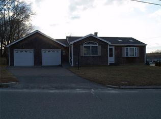 247 Walnut Hill Rd, Woonsocket, RI 02895