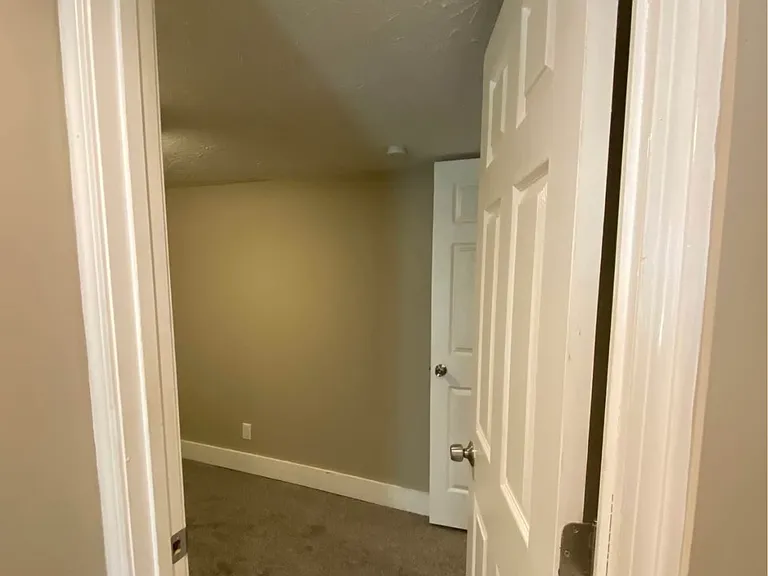 120 Adams St #2 — Photo 7