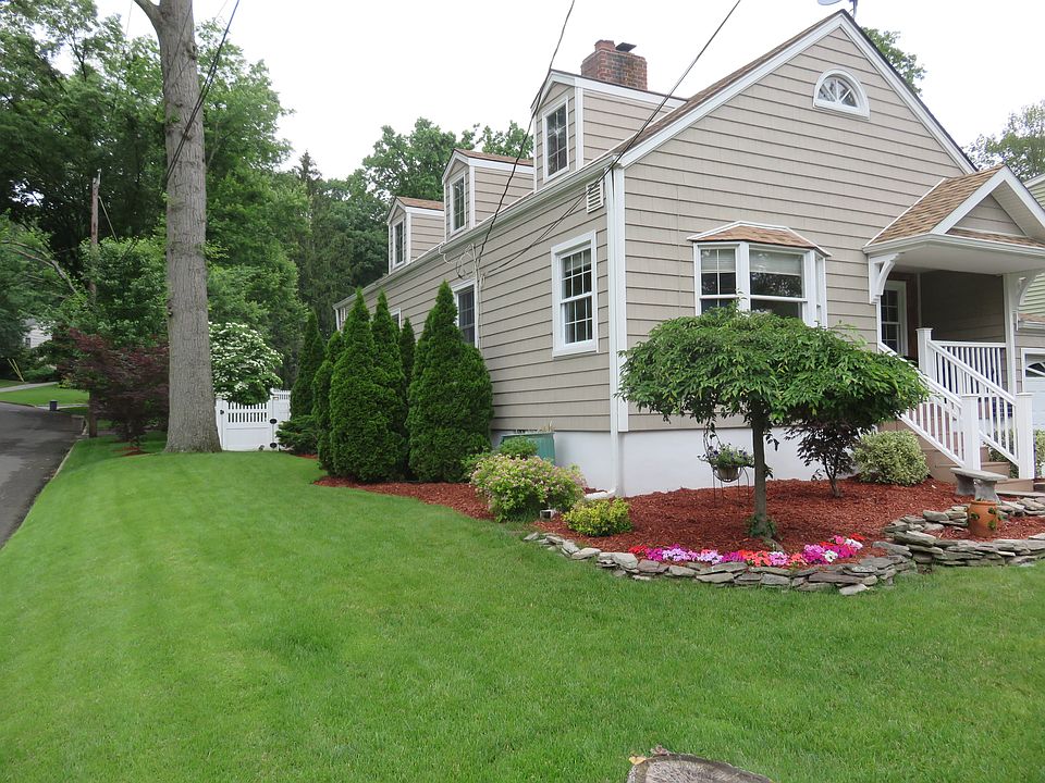 1st image of 31 Hillcrest Dr