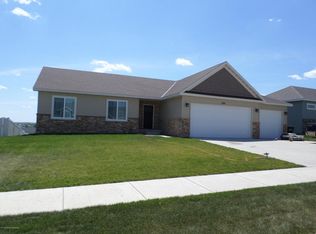 305 26th Ave NE, Watford City, ND 58854
