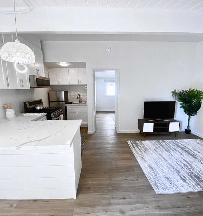 1st image of 1622 Armacost Ave #18668348