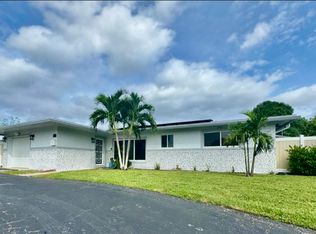 4861 NW 7th St, Plantation, FL 33317