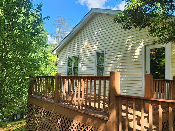 3rd image of 152 Oliver Dr