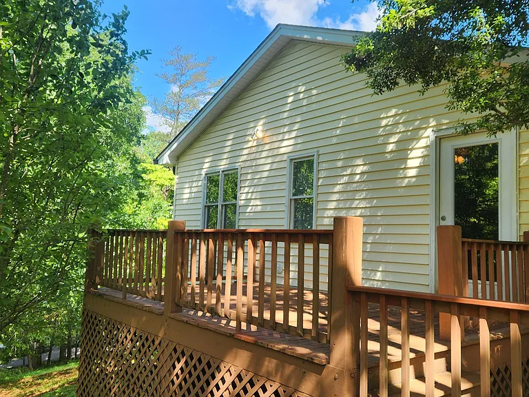 152 Oliver Dr — Photo 3