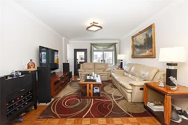 Rented by R New York