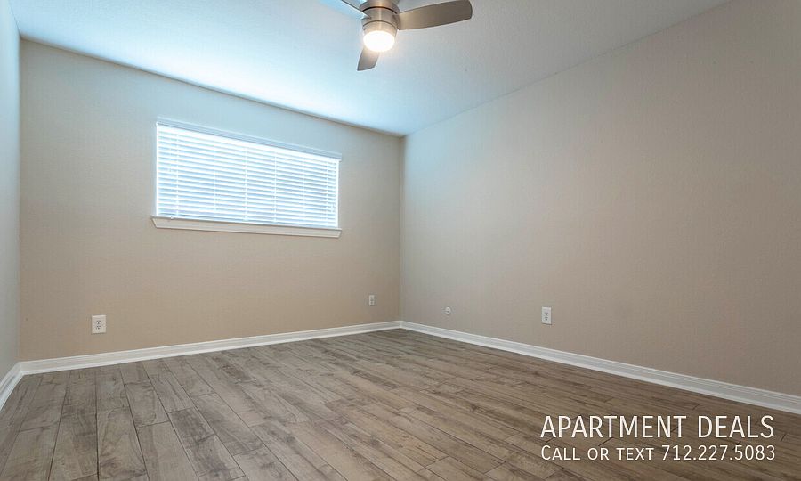 1st image of 1007 Pinemont Dr #301