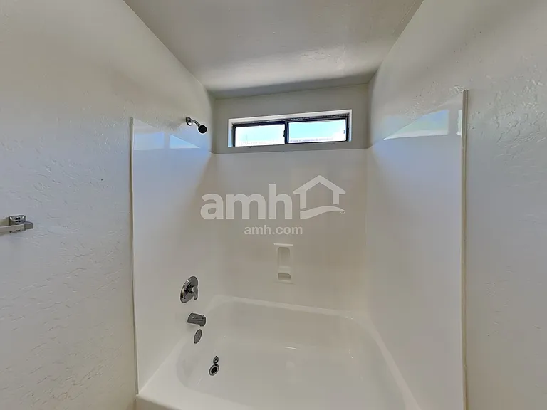 12438 W Windrose Dr — Photo 11