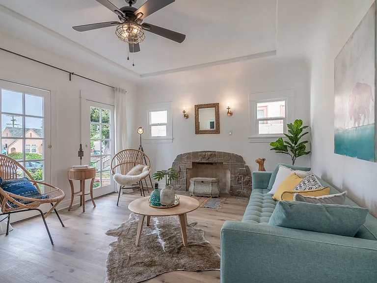 7319 S Hobart Blvd — Photo 26