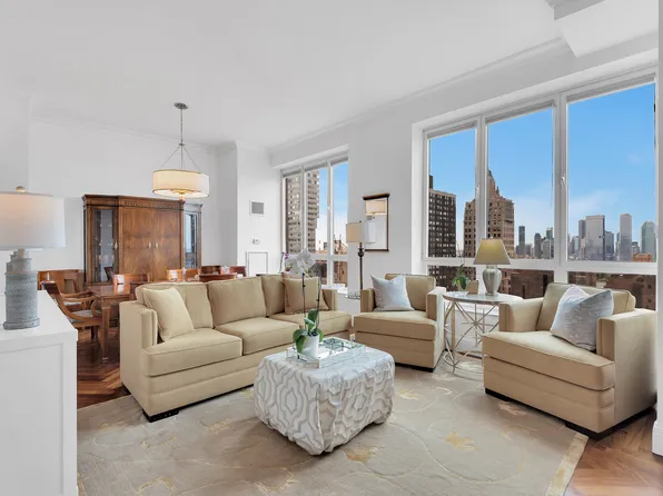 351 East 51st Street PH7A image 1 of 13