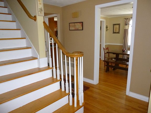 Center hall entry